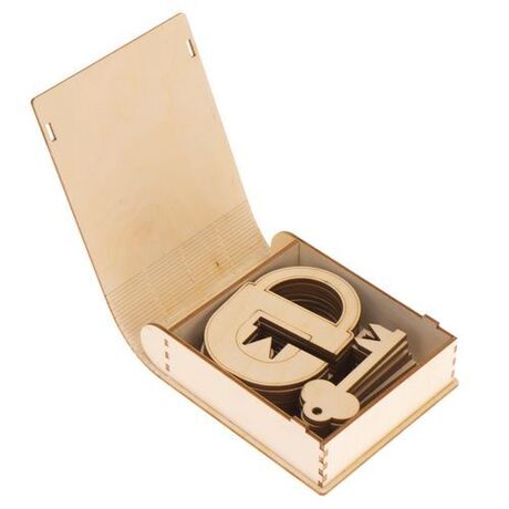 Дървени катинари и ключове